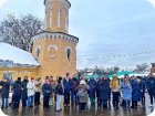 Слушаем рассказ экскурсовода про Троицкий Ново-Голутвин женский монастырь